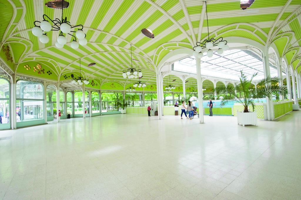 Hotel Des Thermes Les Domes Vichy Dış mekan fotoğraf