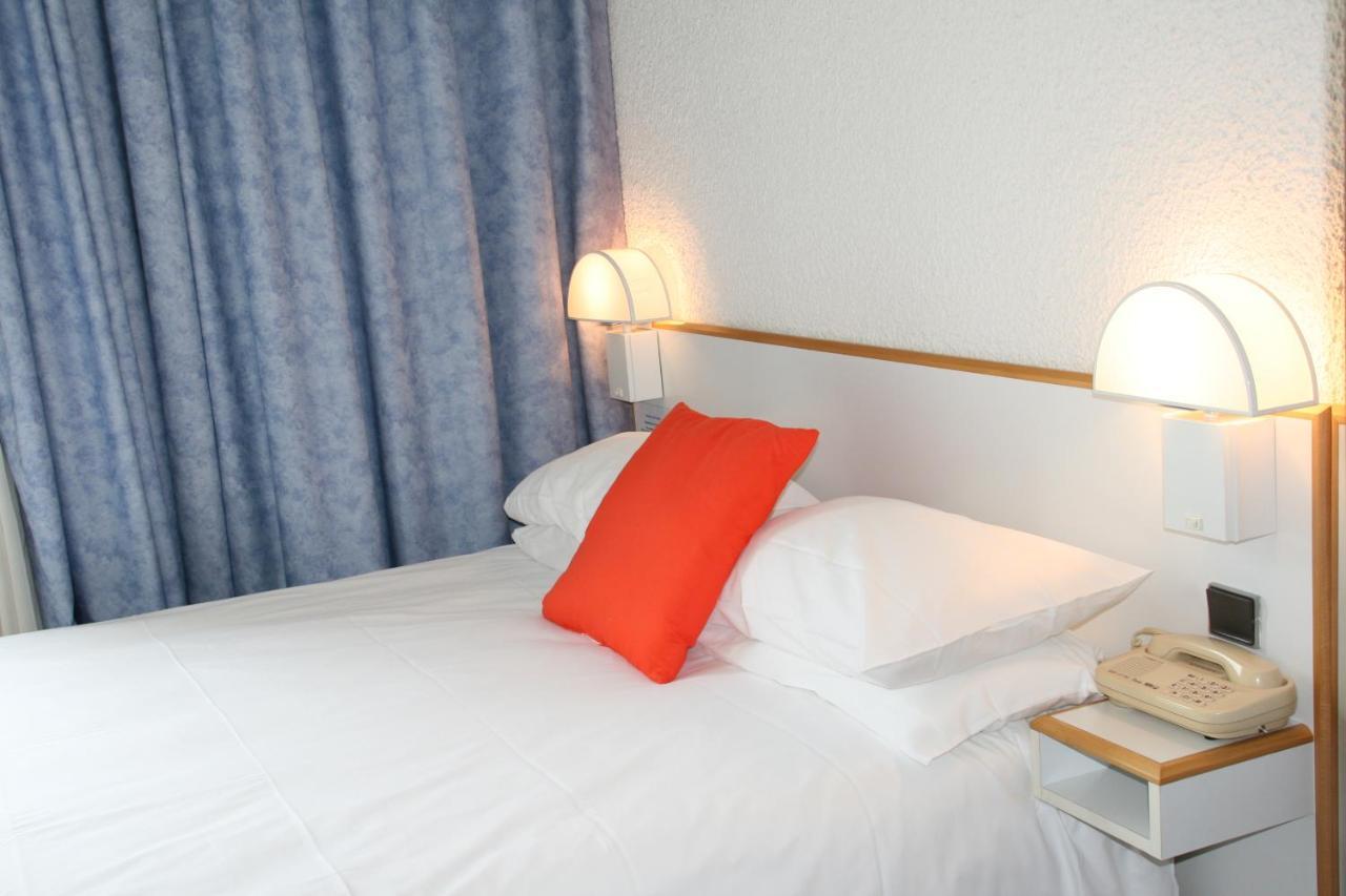 Hotel Des Thermes Les Domes Vichy Dış mekan fotoğraf